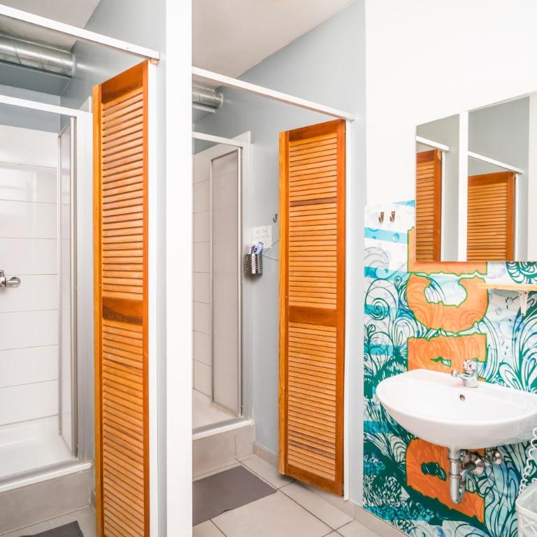 Babelfish Hostel - Einzelbett im 10-Bett-Schlafsaal - 1