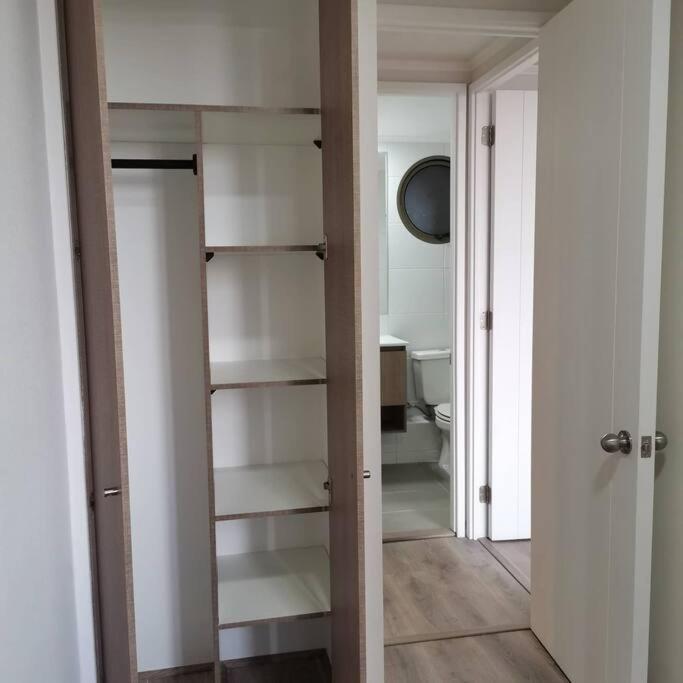2hab 1 baño cercano al Metro Linea 1 - Habitación Compartida Femenina - 15