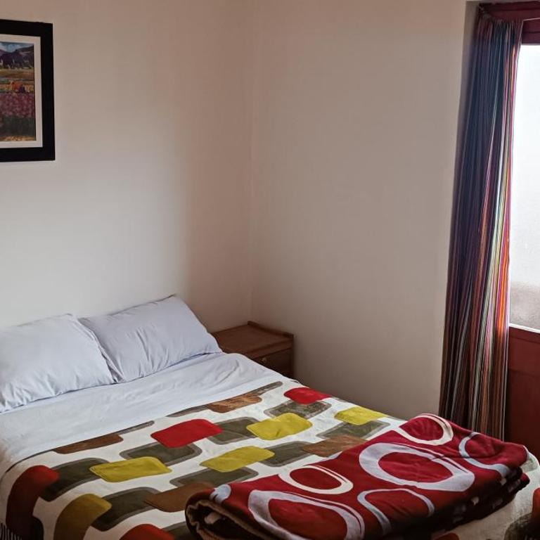 SK Hostal - Habitación Doble con balcón - 4
