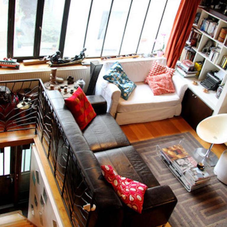 Loft character with a view of court - Loft - 9