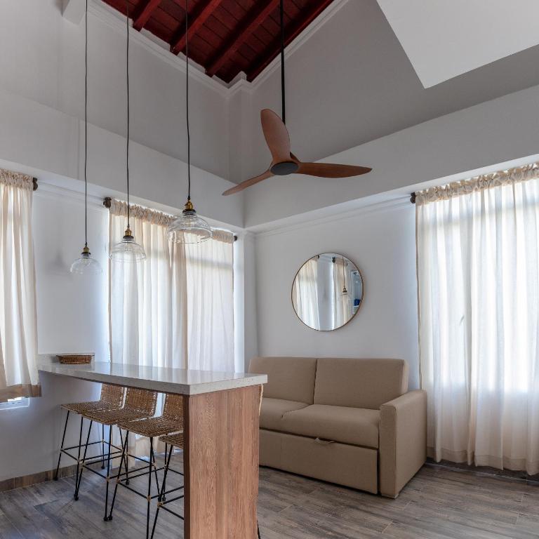 Cómodo apartamento con vista al mar y la montaña - Two-Bedroom Apartment - 4