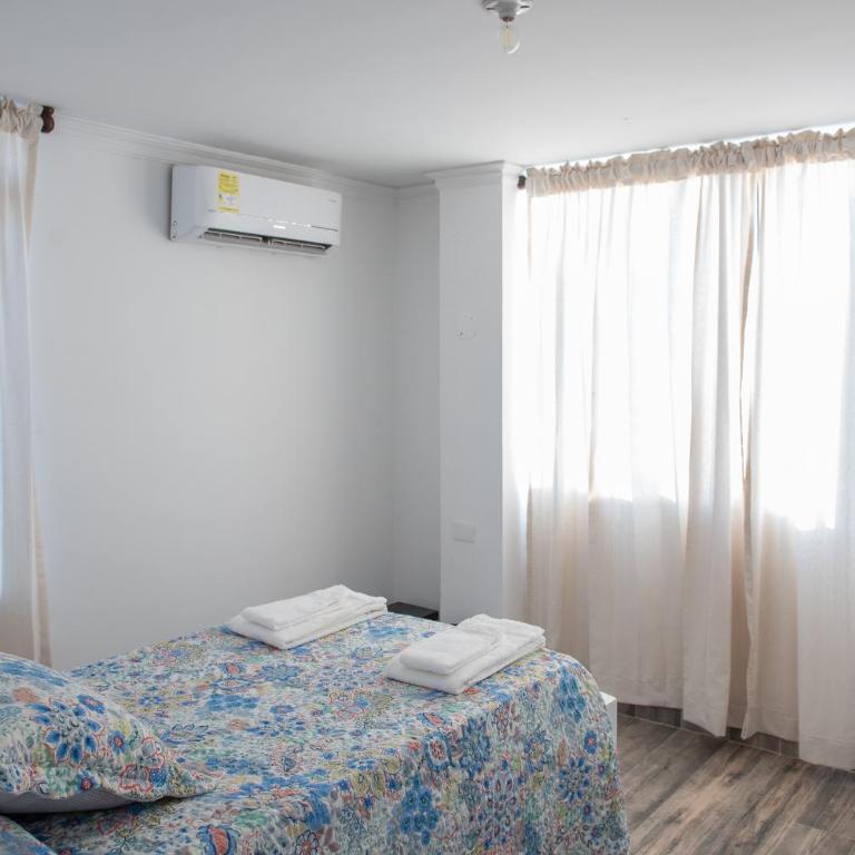 Cómodo apartamento con vista al mar y la montaña - Two-Bedroom Apartment - 12