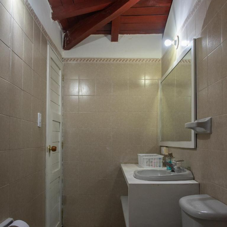 Cómodo apartamento con vista al mar y la montaña - Two-Bedroom Apartment - 31