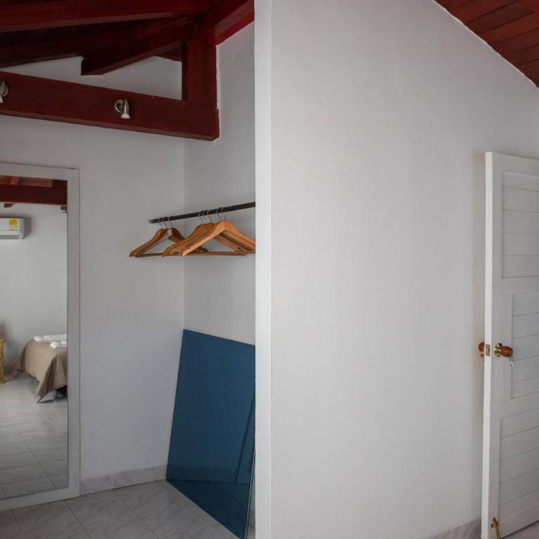 Cómodo apartamento con vista al mar y la montaña - Two-Bedroom Apartment - 35