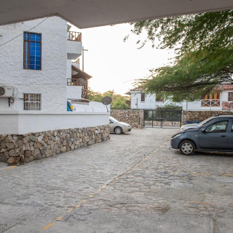 Cómodo apartamento con vista al mar y la montaña - Two-Bedroom Apartment - 45