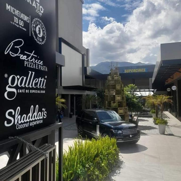 Departamento Amoblado en Quito Norte, sector la Udla Universidad Av Granados - Apartamento de 3 dormitorios - 9