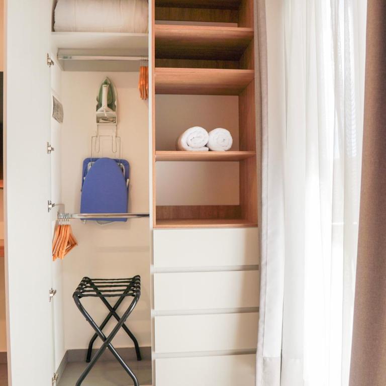 Indiana suites - Studio with Balcony - 6