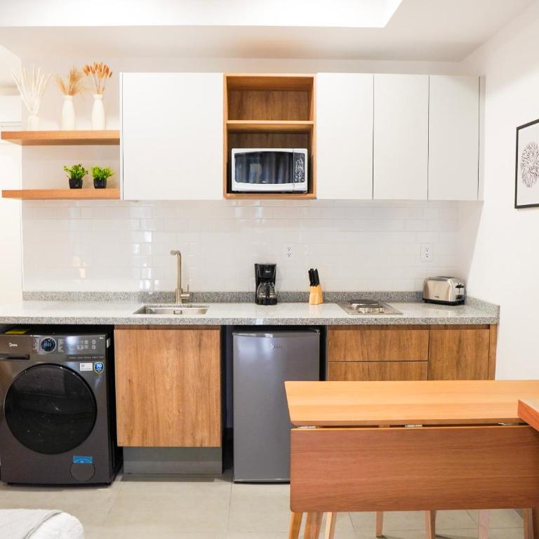 Indiana suites - Studio with Balcony - 12