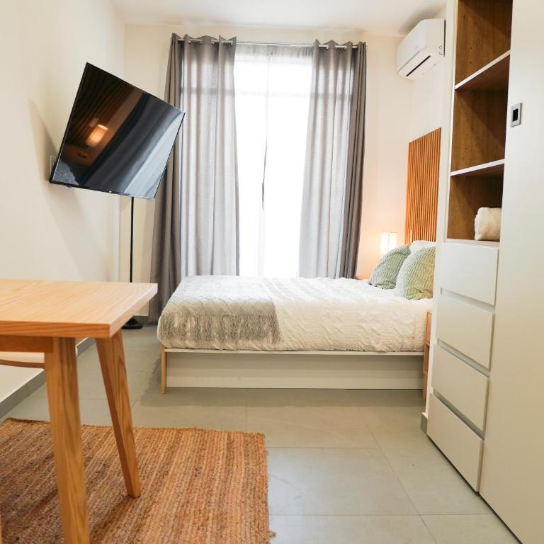 Indiana suites - Studio with Balcony - 14