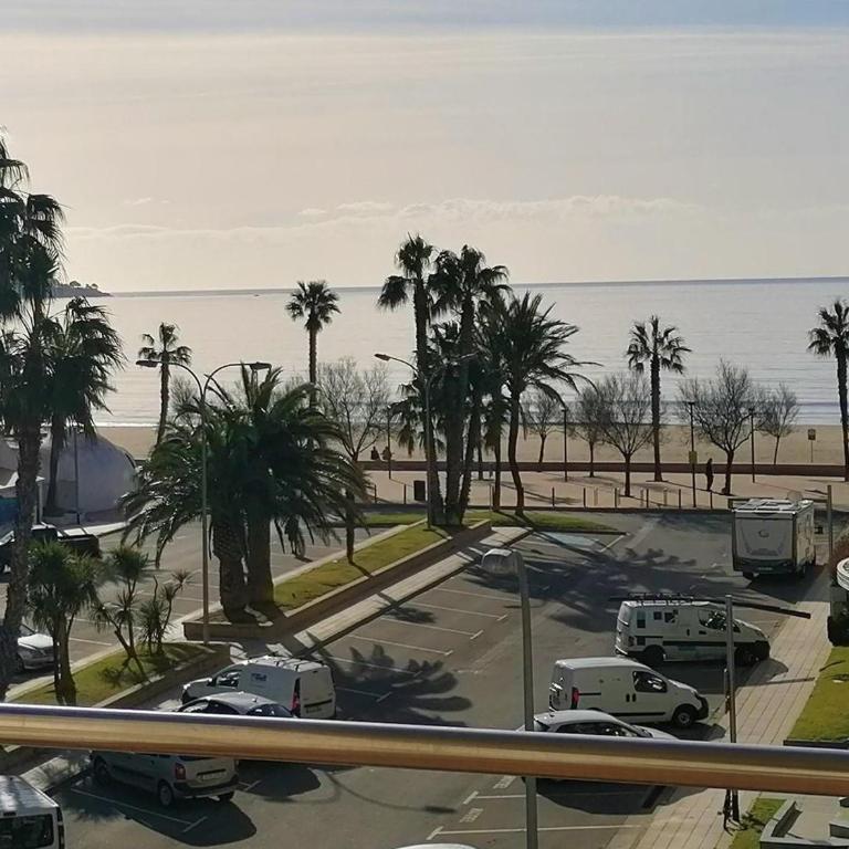 Apartamento con WIFI y Parking a 2ª Línea de Playa en Santa Margarita, Roses - ES-258-66 - Apartment - 2