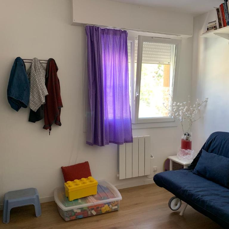 APPARTEMENT 6 PERS CLIMATISÉ - CENTRE VILLE À 15 MIN DE LA MER - 75M2 - 3 CHAMBRES - TERRASSE -CALME - PARKING - Appartement 3 Chambres - 3