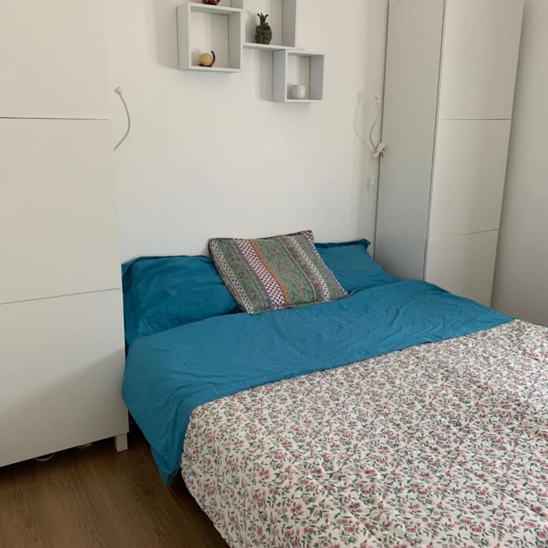 APPARTEMENT 6 PERS CLIMATISÉ - CENTRE VILLE À 15 MIN DE LA MER - 75M2 - 3 CHAMBRES - TERRASSE -CALME - PARKING - Appartement 3 Chambres - 8