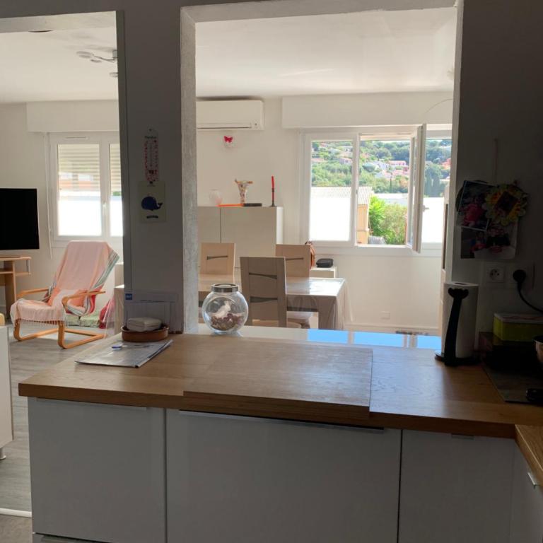 APPARTEMENT 6 PERS CLIMATISÉ - CENTRE VILLE À 15 MIN DE LA MER - 75M2 - 3 CHAMBRES - TERRASSE -CALME - PARKING - Appartement 3 Chambres - 20