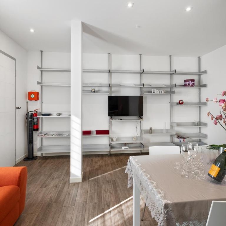 Civico 36 - Zona residenziale tranquilla - A 15 minuti a piedi dal Centro - Casa Guido - Appartamento con 2 Camere da Letto - 7