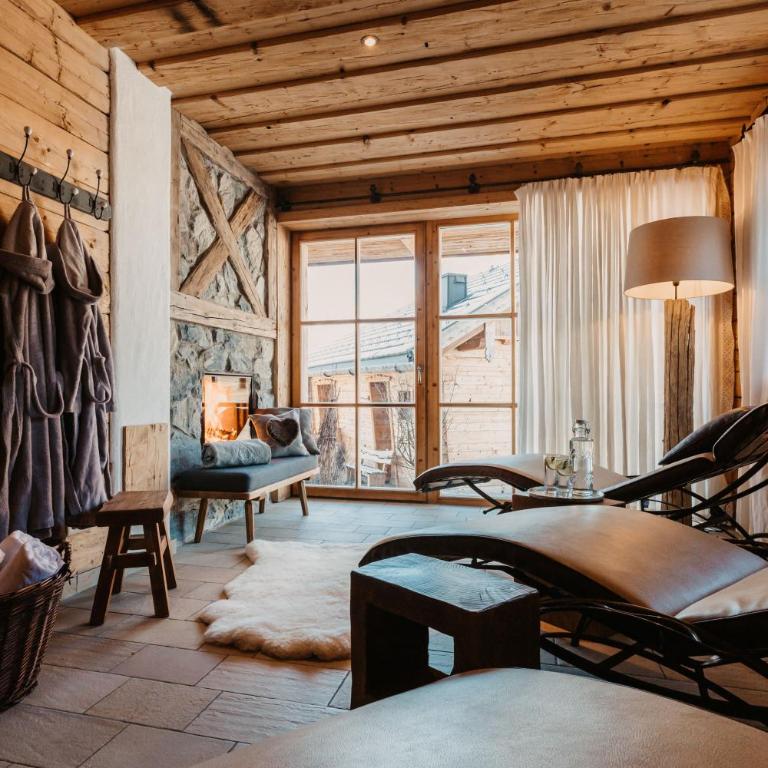 Chaletdorf BERGHERZ - Chalet mit 4 Schlafzimmern und Terrasse - 2