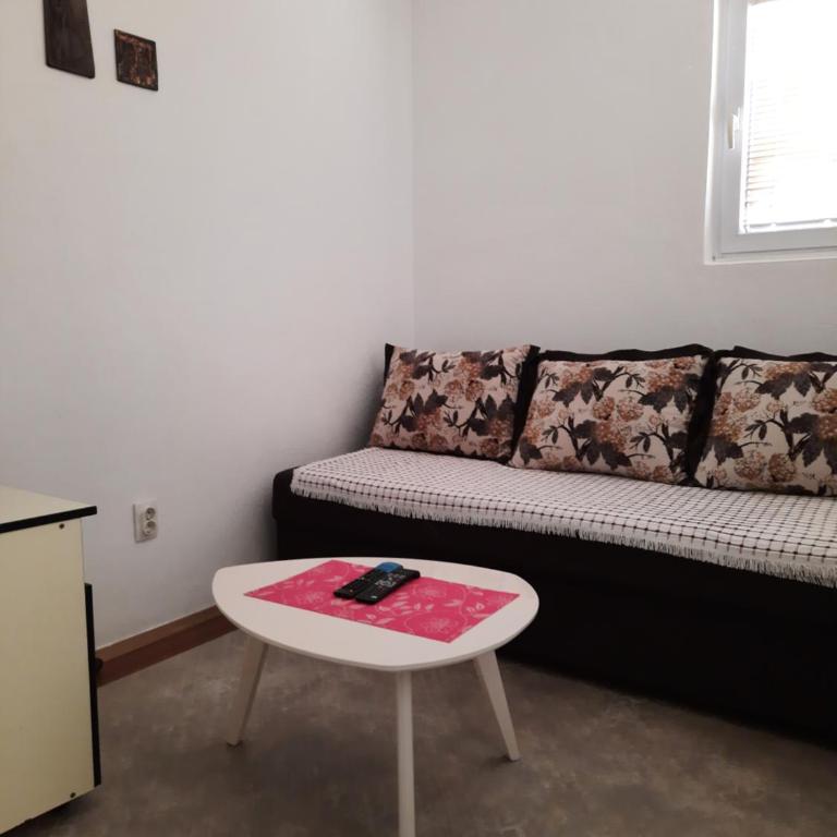 Apartmani na moru - Apartment with Terrace - 10