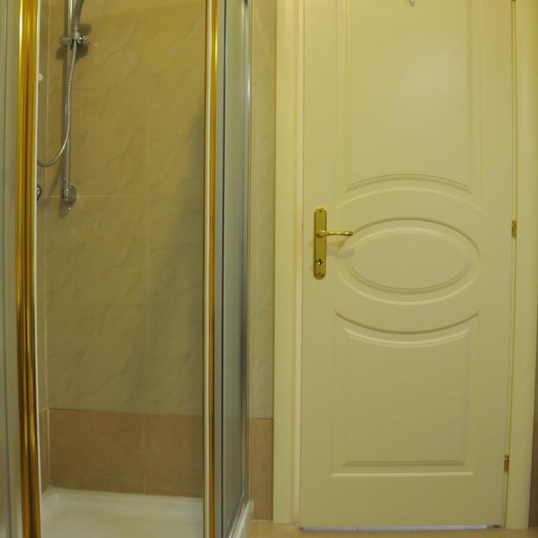 Hotel Verdi - Camera Matrimoniale/Doppia con Letti Singoli con Balcone - 23