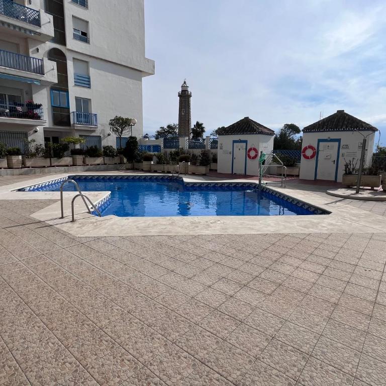 EL FARO VACACIONES en ESTEPONA - Apartamento con vistas a la piscina - 10