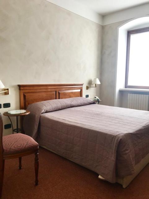 Albergo La Meridiana - Camera Matrimoniale/Doppia con Letti Singoli - 1