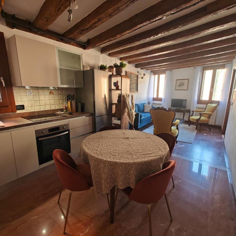 Castello Canal View - Appartamento con 2 Camere da Letto - 9