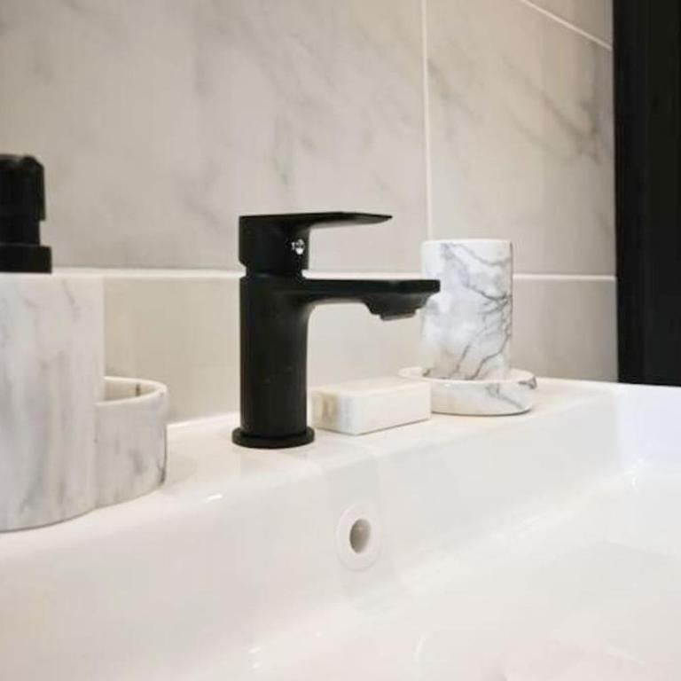 Chez Zize T2 unique- Roucas-Blanc - One-Bedroom Apartment - 12