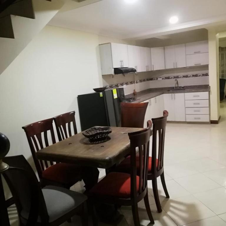 Casa de Ensueño en Filandia: Tu Hogar Lejos de Casa - Casa de 5 dormitorios - 16
