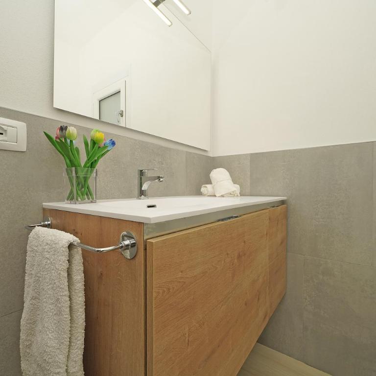 Splendido nido alla Madonnina D12 - Appartamento con 2 Camere da Letto - 19