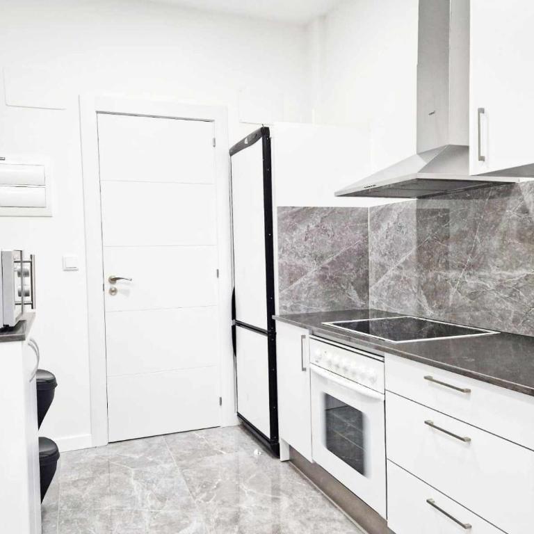 Alojamientos Fenix - Two-Bedroom Apartment - 7