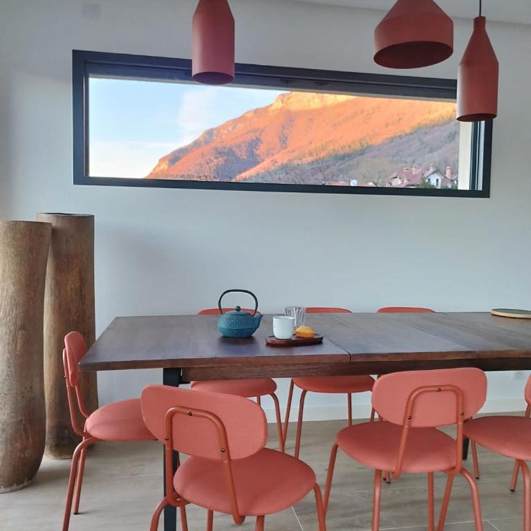 Maison Veyrier du Lac, à 10 min à pied de la plage - Villa 3 Chambres - 25