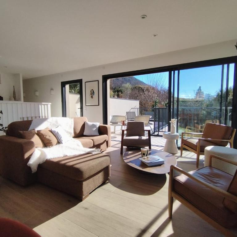 Maison Veyrier du Lac, à 10 min à pied de la plage - Villa 3 Chambres - 13
