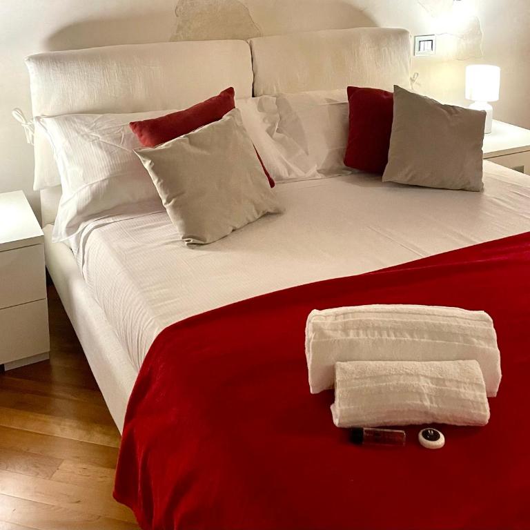 Magnolia Home - Piazza delle Erbe - One-Bedroom Apartment - 11