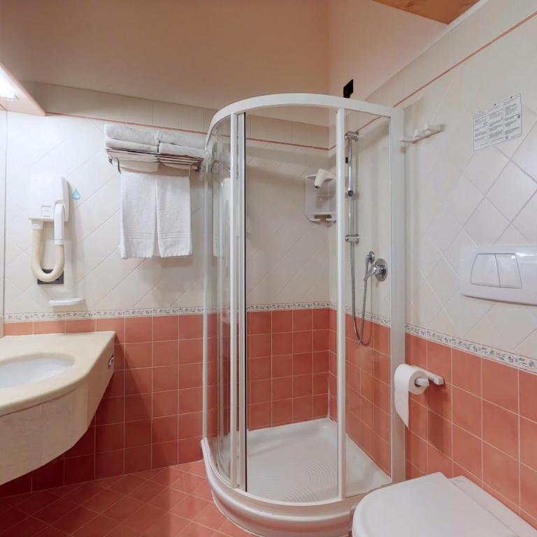 Hotel Madonna delle Nevi - Camera Familiare - 4