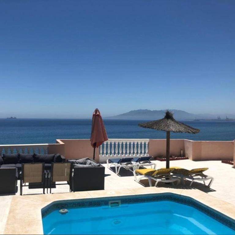 Magnificent Holiday 5 bedroom villa in beach front - Villa - 2