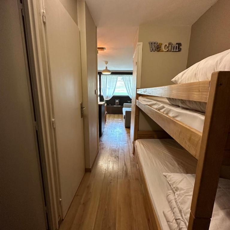 Appartement Les Chalmettes 4 Personnes au pied des Pistes Wifi - Balcon - Parking - Studio - 25