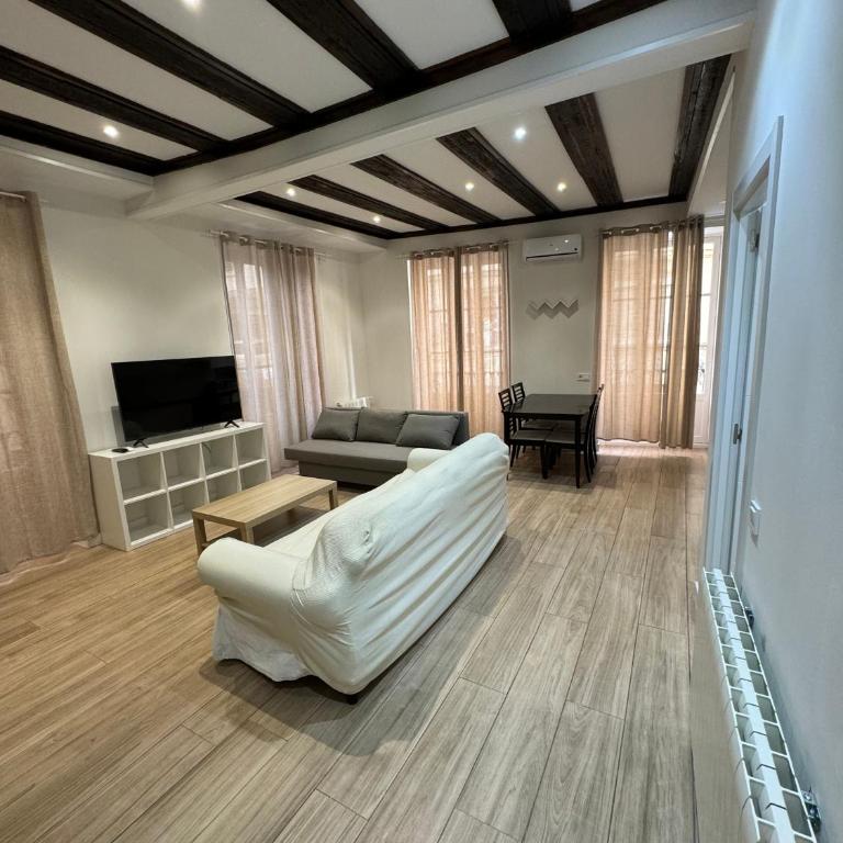 Mercat central - Two-Bedroom Apartment - 1