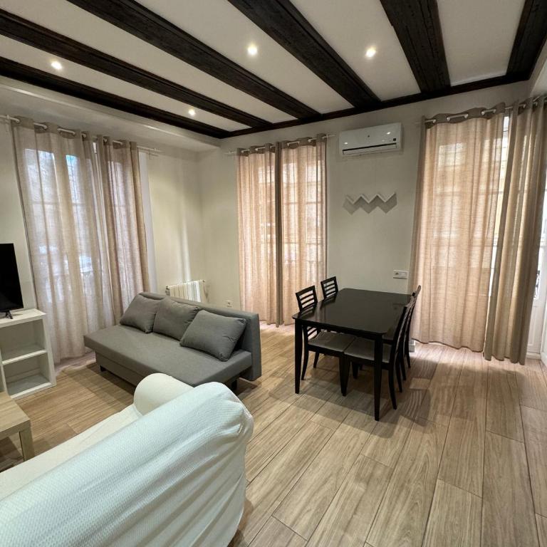 Mercat central - Two-Bedroom Apartment - 11