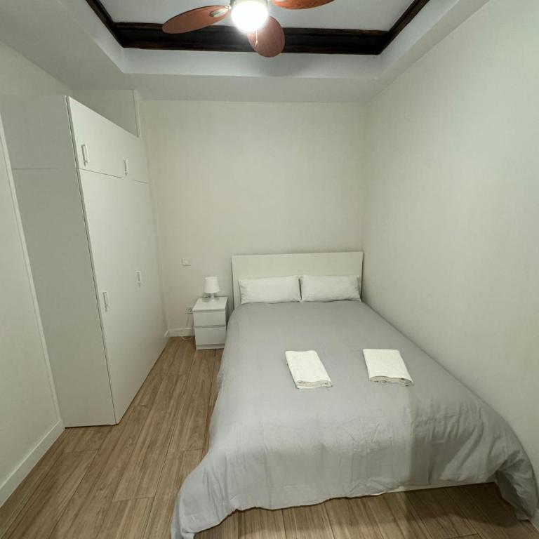 Mercat central - Two-Bedroom Apartment - 14