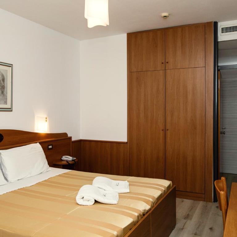 Hotel Leonardo Da Vinci Wellness SPA - Standard Double Room - 4