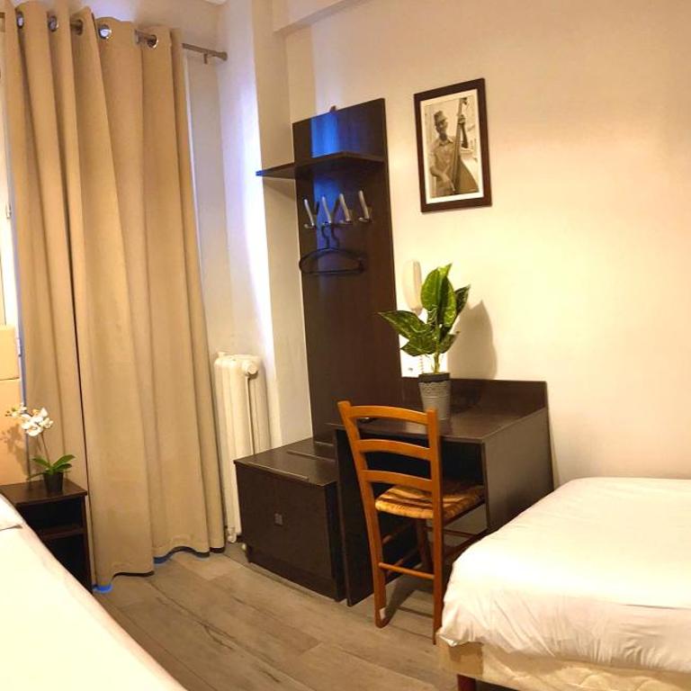 Hôtel Viator - Chambre Simple avec Salle de Bains Commune - 3