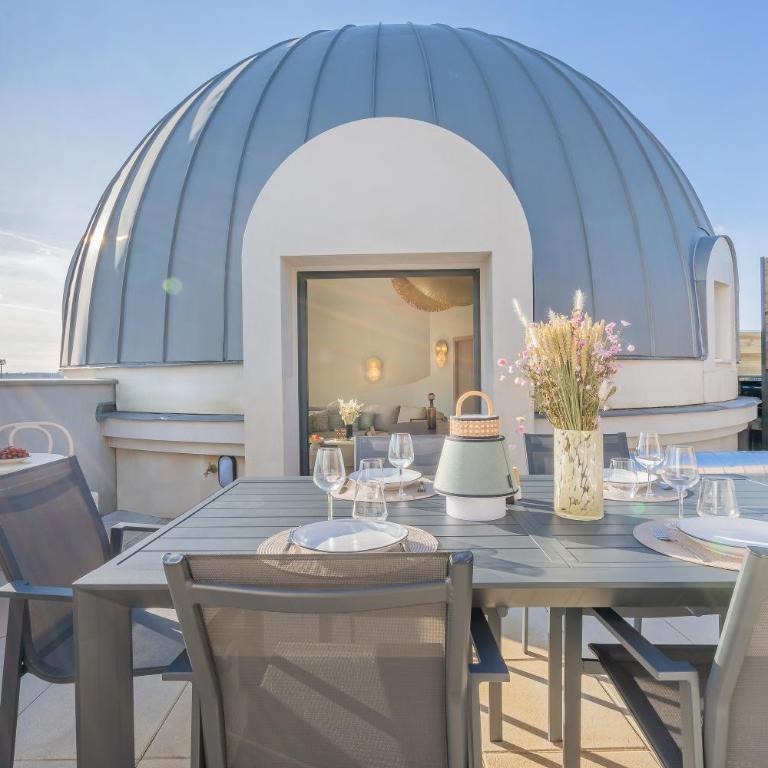 Yuna Porte-Maillot - ApartHotel - Appartement Premium 2 Chambres en Duplex avec Terrasse - 90 m² - 1