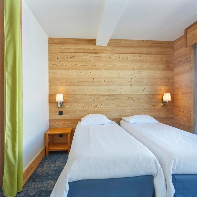 Hôtel Eliova Le Chaix - Chambre Quadruple avec Balcon - 2