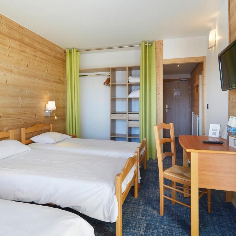 Hôtel Eliova Le Chaix - Chambre Triple avec Balcon - 2