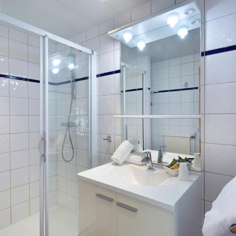 Hôtel Eliova Le Chaix - Chambre Triple avec Balcon - 4