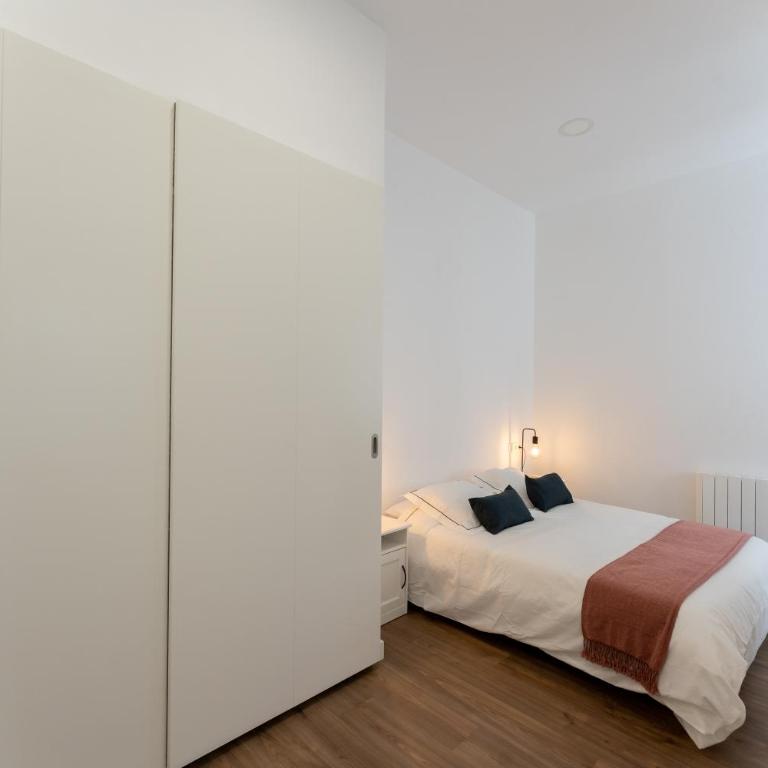 Luxe Apartment Madrid North - Two-Bedroom Apartment - 15