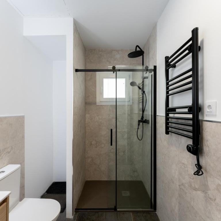 Luxe Apartment Madrid North - Two-Bedroom Apartment - 30
