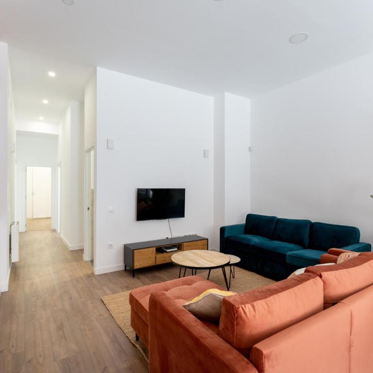 Luxe Apartment Madrid North - Two-Bedroom Apartment - 5