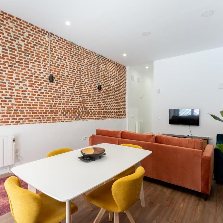 Luxe Apartment Madrid North - Two-Bedroom Apartment - 12