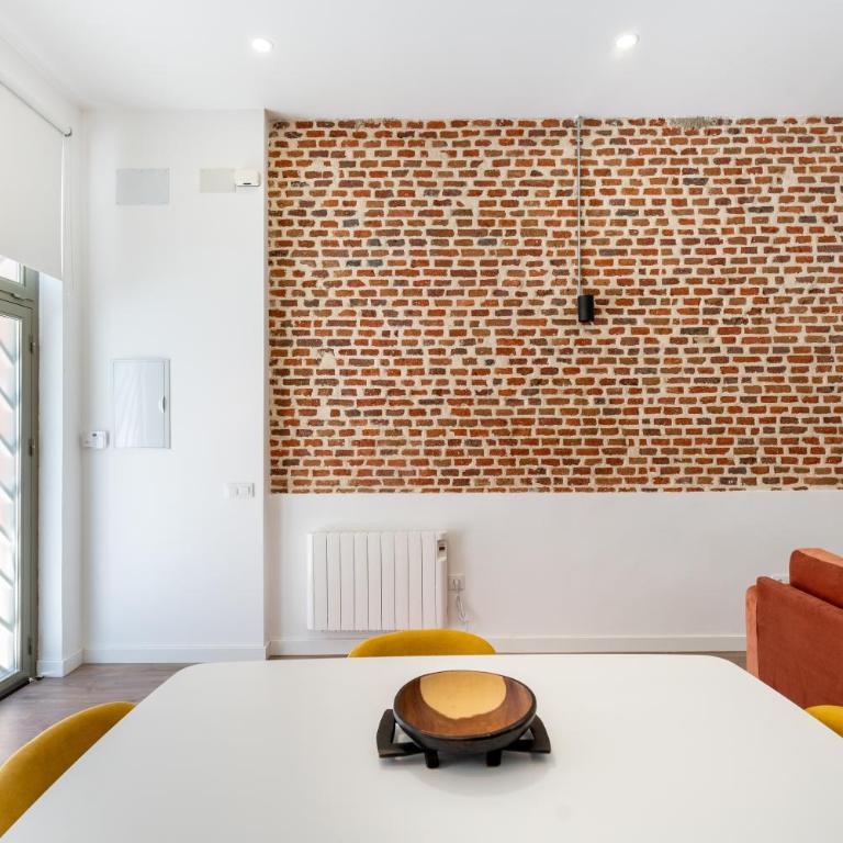 Luxe Apartment Madrid North - Two-Bedroom Apartment - 10