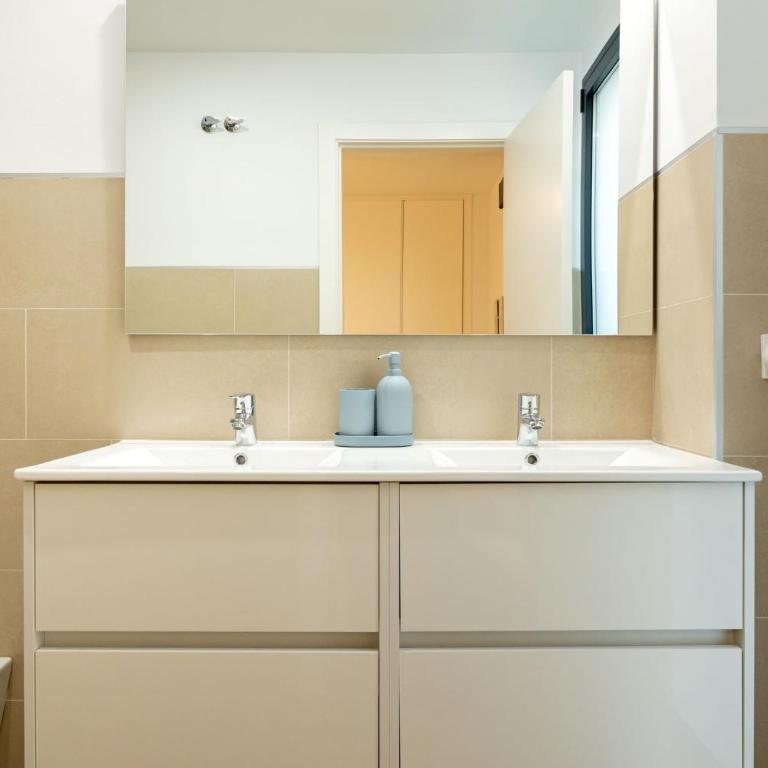 Charming 2 Bedroom Apartment with FREE PARKING close to Torre del Oro by Ocityzen - Apartamento de 2 dormitorios - 27
