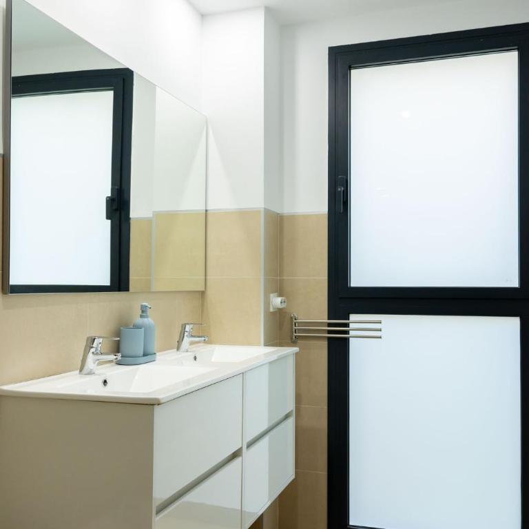 Charming 2 Bedroom Apartment with FREE PARKING close to Torre del Oro by Ocityzen - Apartamento de 2 dormitorios - 28